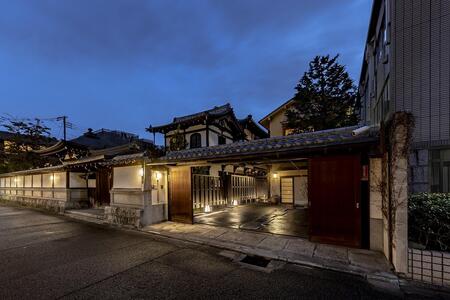 【高島屋選定品】〈宿坊KANETSUNE〉宿坊・食堂貸切１泊＜一組限定一棟貸し宿坊　５名まで＞　朝夕食　無し オプション　香道三品大枝流・香道聞香/お手前体験