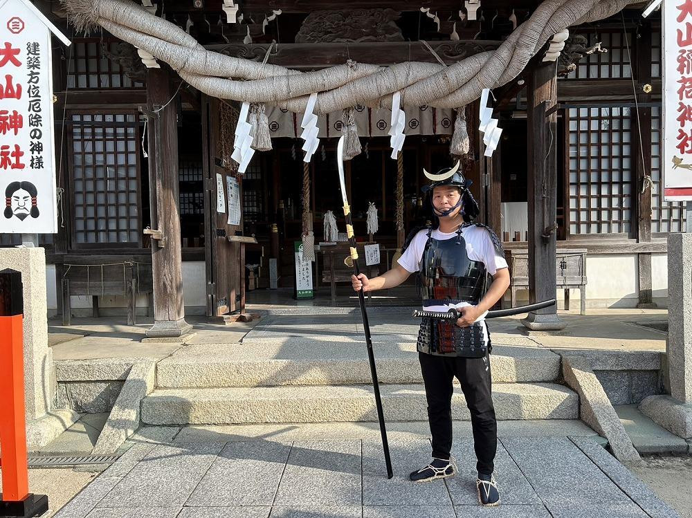 
【お手軽プラン】太鼓でお出迎え！鎧に着替えて、村上海賊ゆかりの因島最古の神社で鎧武者等祈願体験 （約1時間半のコース）大人（13歳～）1名、子供（5歳～12歳）1名
