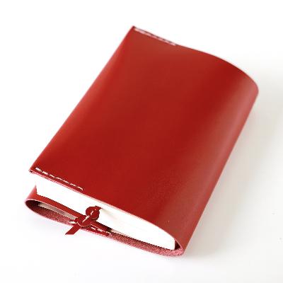 ふるさと納税 高槻市 【KAKURA】レザーブックカバー bunko レッド |  | 02