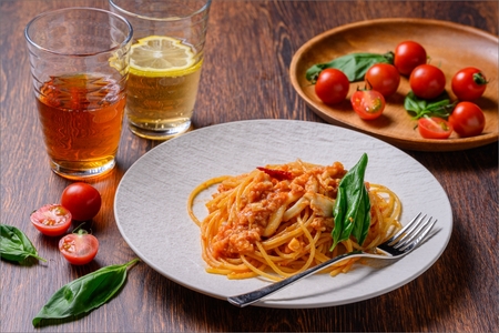 【魚介パスタソース／トマトソース】魚介魚骨スープが決め手「カニ屋が作る 海のパスタソース」 トマトソース 5袋セット ＜魚介好きのためのパスタソース＞ 真空／冷凍食品／個包装