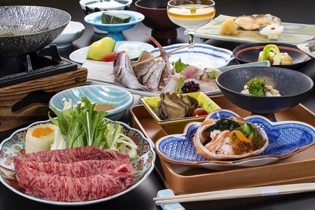 【令和5年産　コシヒカリ（精米）10㎏×亀や】旬の特産品と宿泊利用券セット