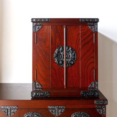 ふるさと納税 大川市 職人の技術を感じる伝統工芸品【吉野民芸上置き仏壇】職人MADE大川家具『境木工』 |  | 01