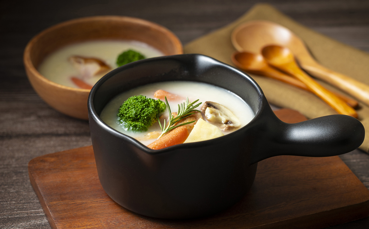 【萬古焼(ばんこやき)】Handmade土鍋 弥生陶園　職人が一つ一つ丁寧に成形し焼き上げる、こだわりの土鍋ミルクパン　土鍋の国内生産80％のシェアを誇る伝統の萬古焼　TS-702　土鍋ミルクパン（黒