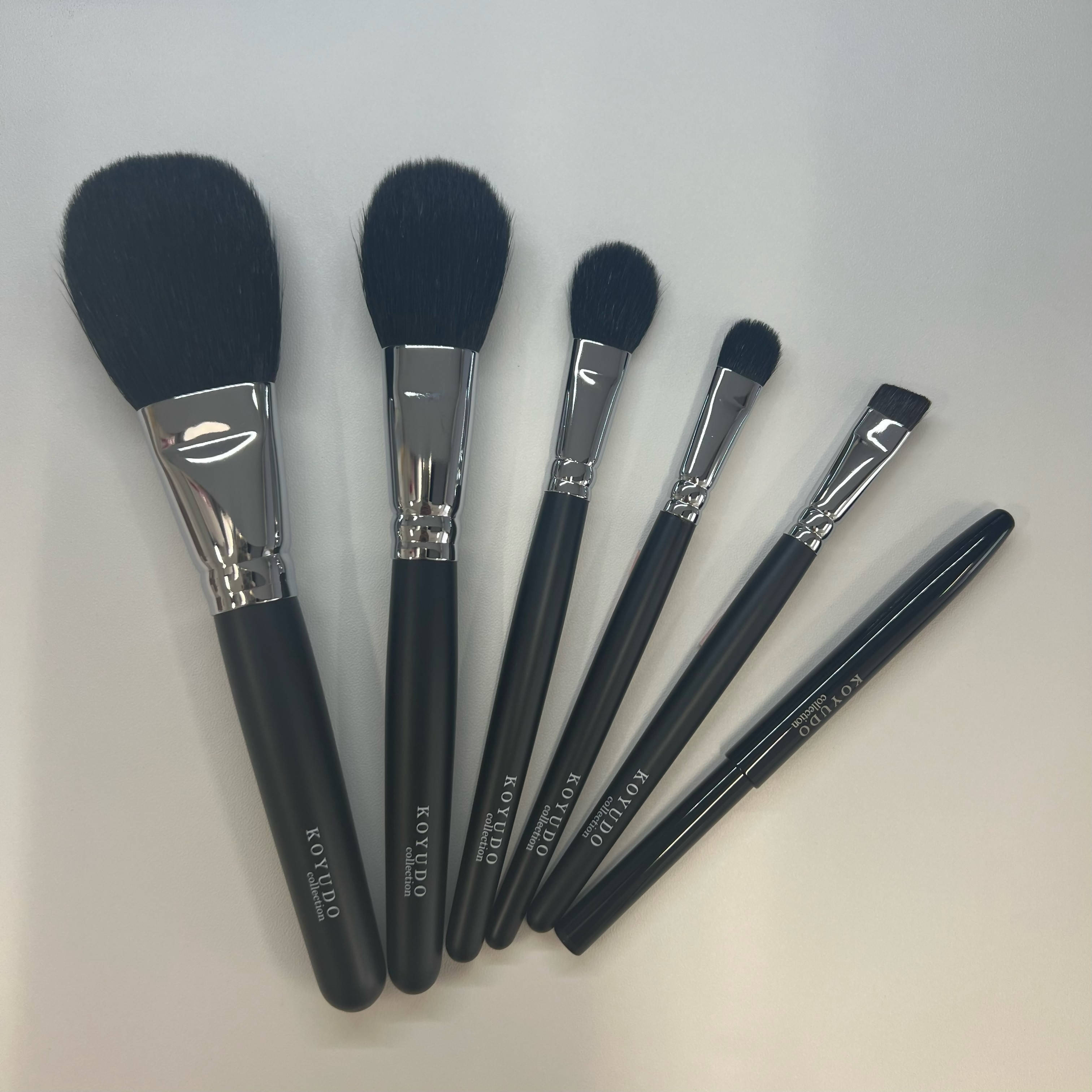 
                  熊野化粧筆 Casual6本セット【メイクブラシ 化粧筆 フェイスブラシ チークブラシ アイシャドウブラシ 熊野筆 伝統工芸 職人技 高級筆 セット ギフト 贈り物】14-88
                