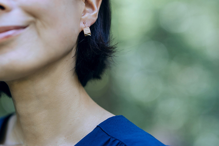 【KALCANO】小国杉ジュエリー hii-ひい ピアス ジュエリー jewelry アクセサリー レディース 熊本 阿蘇小国杉 工芸品 木製 キューブ 一粒タイプ 木糸 ギフト プレゼント Ogunist