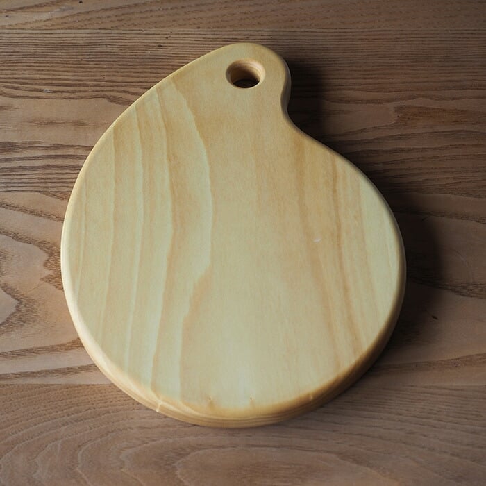 
            なすび型 カッティングボード 耐水加工 (L22.5×W20×T2cm) 台所 キッチン 調理道具 調理 料理 日用品 銀杏材 銀杏 【opbs015】【くにさき六郷舎】
          