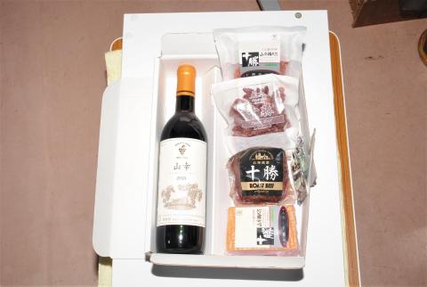 十勝ワイン山幸とローストビーフセット