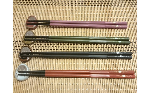 縁起箸「あげだるま箸（黒）+だるま箸置き（紫）」1セット [A-027005]