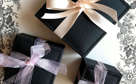 ＜タイピン＞ オクタゴン ペガサス ネイビー / ネクタイ ピン スーツ 小物 ギフト 贈り物 / 瀬戸市 / 陶華[BBCD026]