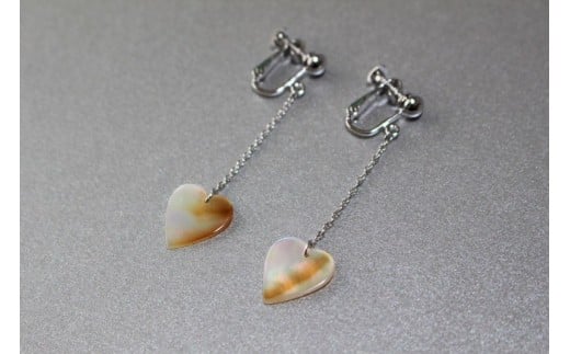 アクセサリー イヤリング 貝 貝殻 三重県 伊勢志摩 志摩 志摩市 貝 プレゼント ギフト 誕生日 貝細工 真珠貝 レディース ロジウム マベ貝 マベ / 貝のイヤリング【ハート】マベ