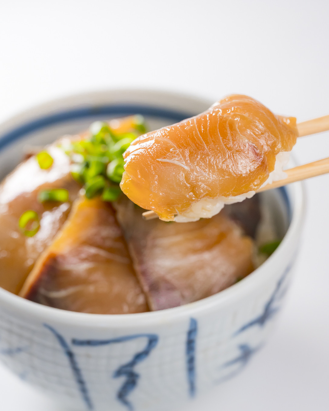お水で数分！
袋のままさっと解凍で、すぐに食べられる！