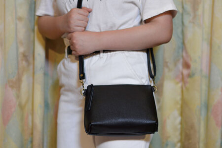 益子の革工房maharoのショルダーポーチ　ワイド（S）ブラック｜栃木県 益子町 ふるさと納税 ショルダーポーチ ワイド 牛革 手作り（AX135）