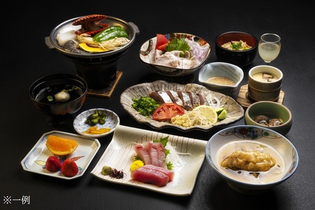 ペア宿泊券 足摺国際ホテル 1泊2日 夕食・朝食付き【ペア宿泊券】【R00731】