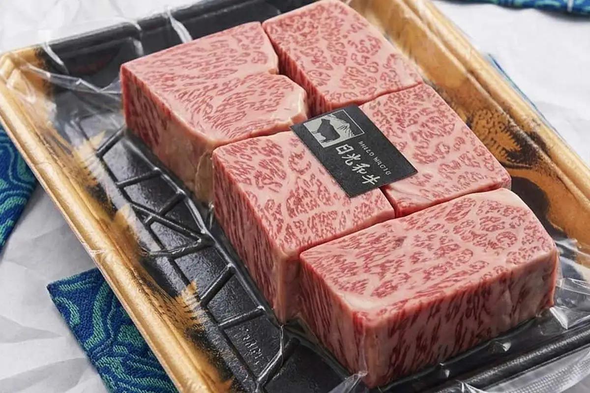 日光和牛 肩ロース ミニステーキ 約600g (300g×2パック) 日光産とちぎ和牛 [0839]