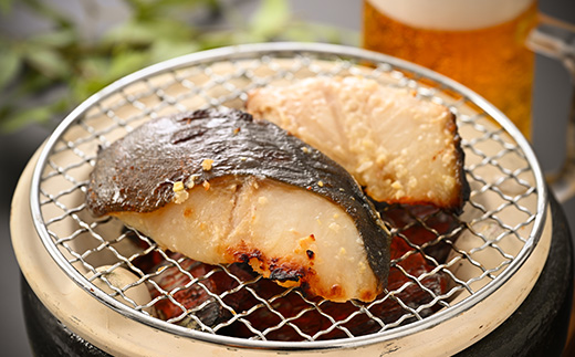 【直火焼き魚】銀だら西京焼 4切入 加熱済【配送不可地域：離島】【1700283】