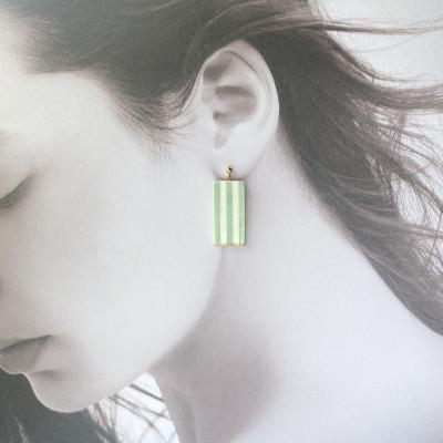 ふるさと納税 茅ヶ崎市 ArtOpus. イヤリング ストライプ スクエア L L緑 湘南 茅ヶ崎市 陶磁器 アート ギフト |  | 01