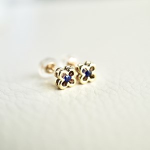 【ジュエリー】K10 イエローゴールド サファイア クローバー ピアス 保証書付 NXE-306