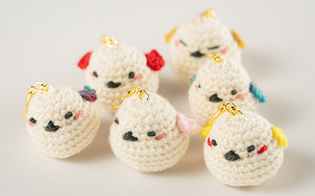 あみぐるみ2個セット キーホルダー 色・柄おまかせ 手作り 小物 ぬいぐるみ マスコット シマエナガ 鳥 ギフト プレゼント 山形県 山辺町 送料無料 ao-agxk2 ※沖縄・離島への配送不可