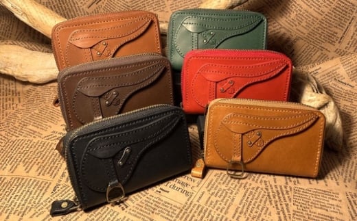 鞍型ラウンドファスナーコインケース　（レッド）　栗東市 / 株式会社ブルズエフ [BIAU404]