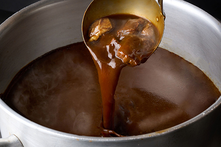 【カネ吉山本】近江牛ビーフカレー（200g×3個入り）【Y185U】