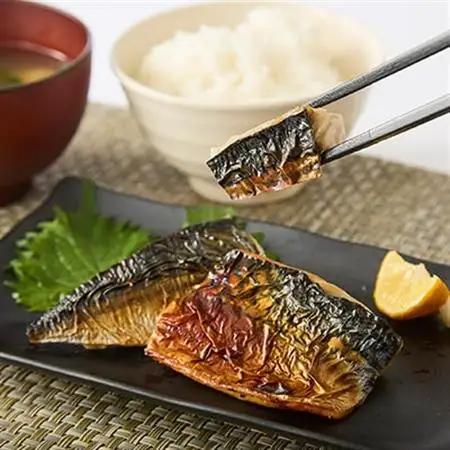 【直火焼き魚】無添加 骨取り サバ塩焼き ハーフカット 20切入 加熱済 簡単便利 弁当【配送不可地域：離島】【1700201】