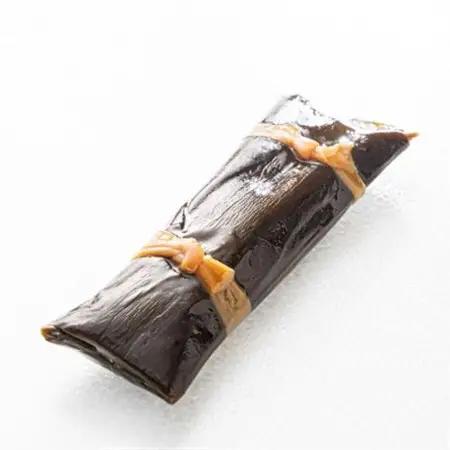 北海道産昆布で鮭(サケ)と鰊(にしん)を丁寧に巻いた昆布巻きセット(4本)_昆布巻 国産 北海道産 サケ ニシン コンブ だし 海藻 だし昆布 こんぶ水 出汁 乾物 こんぶ ギフト 調理済み 一人暮ら