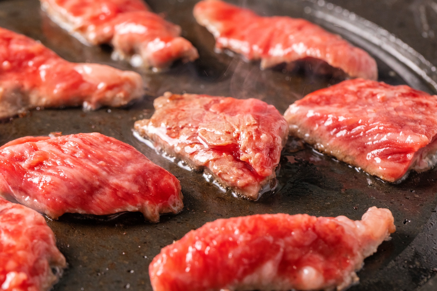 訳あり くまもと黒毛和牛 切り落とし 焼肉 1200g 1.2kg 小分け 3パック 牛肉 和牛 国産 赤身 厚切り バーベキュー BBQ わけあり ワケアリ ギフト 贈答用 ワイエスフード 熊本 阿