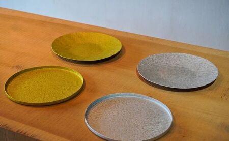 【金属工芸品】月色のトレー アルミ製 黄色 18.5cm×19.5cm×1cm程 1枚 軽銀草木染トレー キッチン 皿 食器 トレー おしゃれ お洒落