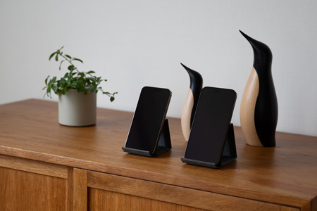 和紙のスマホスタンド iPhone 16 Pro 対応 スマホスタンド チャコールグレー 岩手県奥州市産 バンドシー Bandc for iPhone 16, 15, 14, 13, 12, 11, 