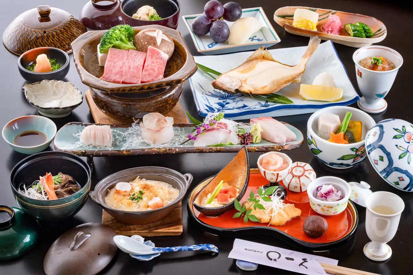 【令和7年産 コシヒカリ (精米) 10kg×海辺のお宿　一久】旬の特産品と宿泊利用券セット