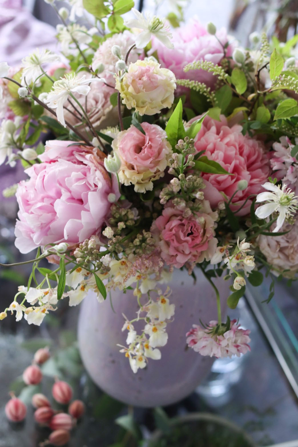 〈イメージ〉※季節に応じた花材でお届けいたします。花器はつきません。