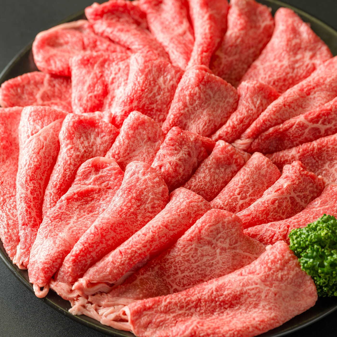【ふるさと納税】【A5仙台牛】切り落とし1kg（500×2パック） 黒毛和牛 和牛 ブランド牛 ハバキ シキンボウ モモ 希少部位 ビーフ 牛肉 お肉 赤身 スライス 真空パック 小分け 冷凍 すき焼き 肉じゃが 肉豆腐 しぐれ煮 【株式会社トーチク】tm701