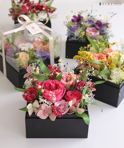 【母の日用】プリザーブドフラワー& BOX ( ホワイト )