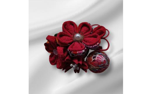 髪飾り (赤手まり) ハンドメイド つまみ細工｜ アクセサリー ブローチ 髪飾り 伝統工芸 千曲市 長野県産 信州
