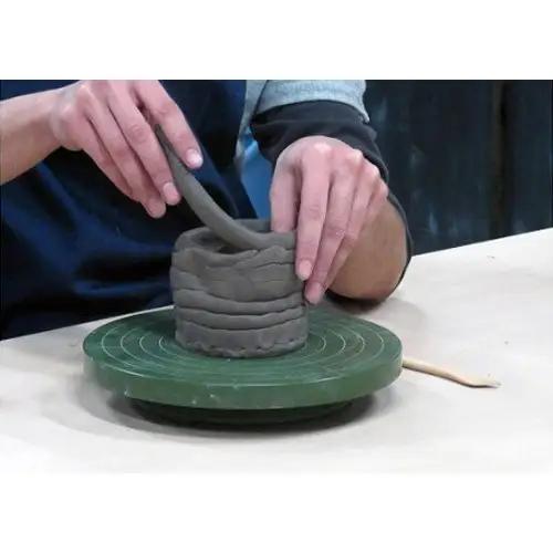 陶芸体験【手びねり】 ／ チケット 体験チケット てびねり とうげい 陶芸 体験 粘土 手作り 手づくり 作品 器 食器 皿 コップ 酒蔵 温かみ 日本建築 茨城県 No.062
