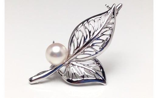 真珠 パール あこや アクセサリー ブローチ ジュエリー 三重県 伊勢志摩 志摩 アコヤ貝 リーフ 冠婚葬祭 結婚式 葬式 フォーマル プレゼント 人気 クリスマス バレンタイン ホワイトデー レディース / 老舗の真珠専門店・アコヤ真珠ブローチ 7.0～7.5ミリ リーフ（D）