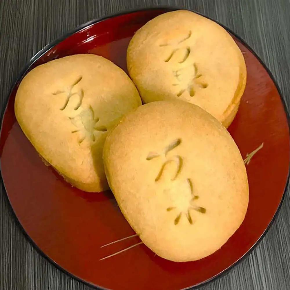 【沖縄高級焼き菓子2種セット】銘菓 琉球酥 (りゅうきゅうすー)・万果酥（マンゴーすー） 16個×1箱 和菓子 茶菓子 お土産 お取り寄せ ギフト 沖縄市 / 琉球酥製造所[BCDO006]