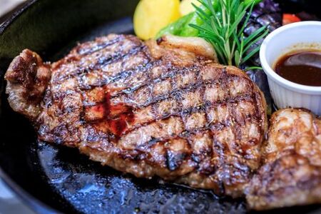 脂と赤身のバランスが最高! ブランド牛 九十九里オーシャンスタービーフ サーロインステーキ用 200g×2枚 / ふるさと納税 肉 牛肉 ブランド牛 オーシャンスタービーフ サーロイン ステーキ 20