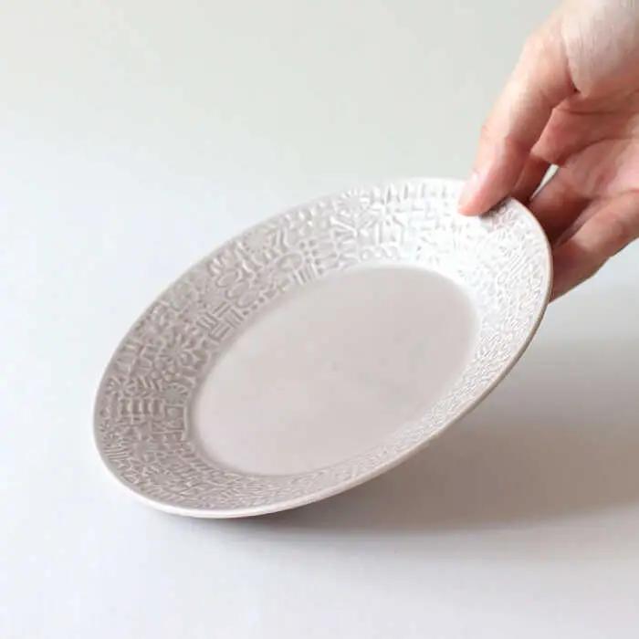 【波佐見焼】PATTERNED PLATE ペア 2色セット ecru ＋ greige 【BIRDS’ WORDS】[CF067]