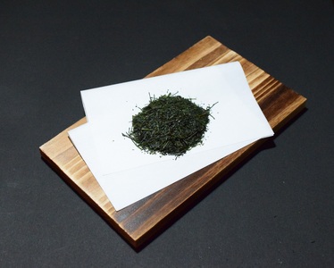 深蒸し茶 さえみどり 2袋セット 100g袋× 2袋 影山製茶店 特上 特別な品種 新鮮 深蒸し 水出し 濃厚 甘み 香り 色味 濃いめ 渋み ティータイム おもてなし リラックス 手土産 富士市 [