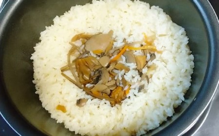 安比まいたけと八幡平マッシュルームの炊き込みご飯の素 2個セット ／ 炊き込みご飯の素 炊込みご飯の素 きのこ キノコ 茸 マッシュルーム まいたけ 舞茸 マイタケ 炊き込みご飯 ご飯の素 お手軽 お