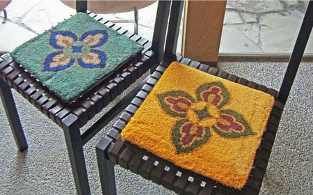 【選べる色】【手刺繍】花菱 約30×30cm / 鍋島緞通 [41AAAM070]