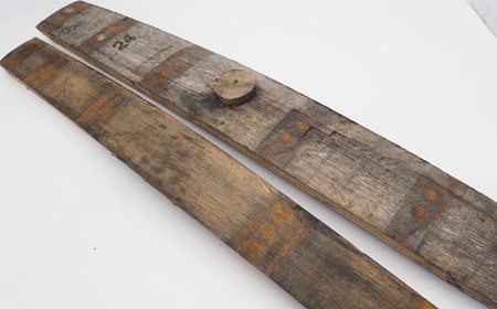 No.541 ウイスキー樽材で作った晩酌用木皿