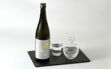 未来酒～大潟村のお米を使った日本酒～4合瓶(720ml)×2本【配送不可地域：離島・沖縄県】【1668251】