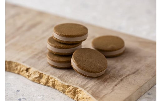 
            【あら、りんご。】りんごバタークッキー チョコ 5個［ りんご スイーツ お菓子 バタークッキー(フィナンシェ) 林檎 人気 おすすめ お取り寄せ ギフト プレゼント 贈答 バター クッキー 青森 ］
          