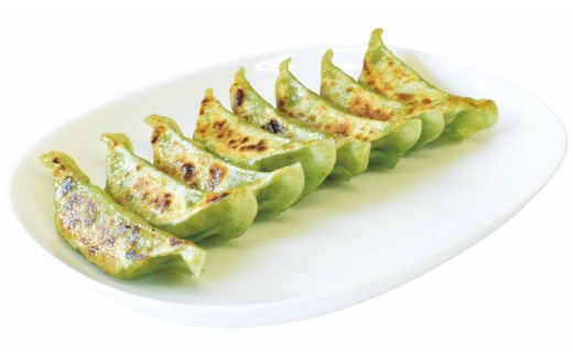 サンチュ 餃子 48個 12個×4パック 冷凍 小分け 国産 豚肉 サンチュ ヘルシー 野菜 たっぷり にんにく 少なめ 手軽 絶品 晩ごはん 家族 子ども 弁当 惣菜 おかず おつまみ 簡単調理 ぎょうざ ギョーザ 焼き餃子 水餃子 ジューシー シャキシャキ パリパリ もちもち 千葉県 旭市 有限会社かまや kmy001