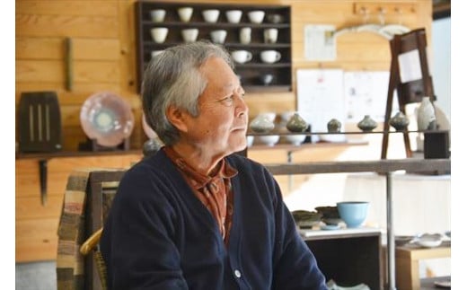 唐津白汀窯では、日々の暮らし方を楽しく。
素敵にする為、暮らしの中の器作りをコンセプトにしています。