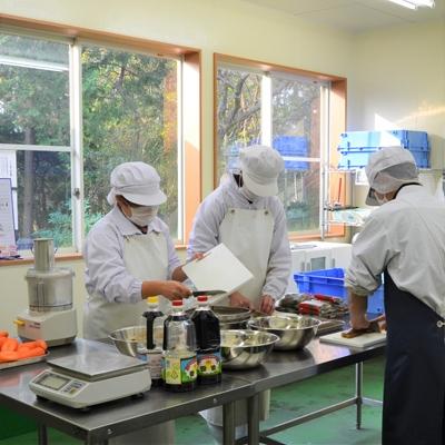 ふるさと納税 長崎市 「長崎桜縁鶏(ながさきおうえんどり)」とりめしの素(2合用)6袋セット |  | 02