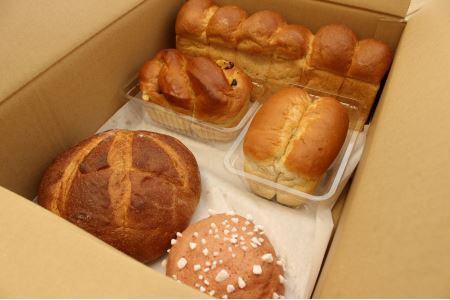 パン 老舗 4～5個セット 季節 おまかせ ランダム おすすめ はだか麦 篠崎ベーカリー 愛媛 伊予市 ｜B66
