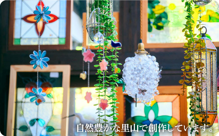 【ステンドグラスのある暮らし】和灯・花びら（テーブルランプ）＜ウェーブGグラス工房＞那珂川市 [GAW004]